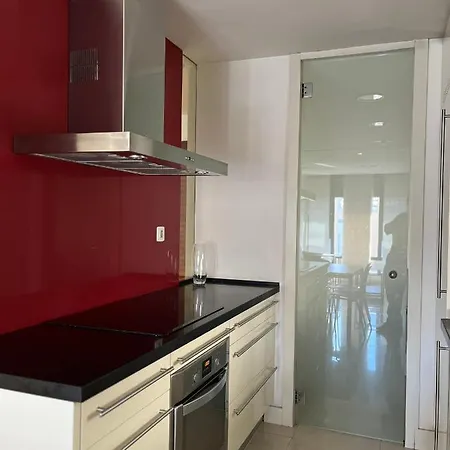Ohannahome's Maroon Apartment *